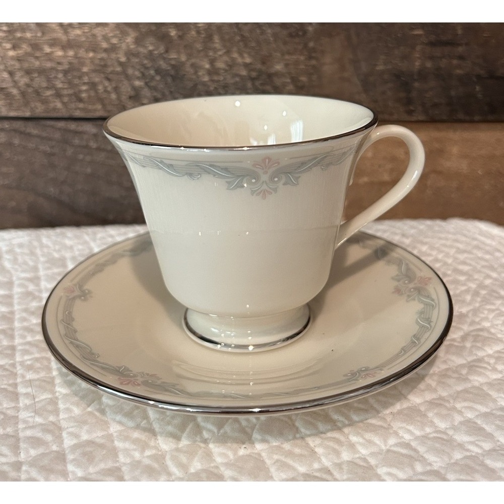 Lenox KINGSTON Tea Cup And Saucer set Pastel Bands Scrolls Made in USA EUC
